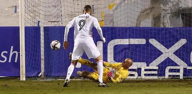  巴萨主场意外失利，主帅帅位岌岌可危