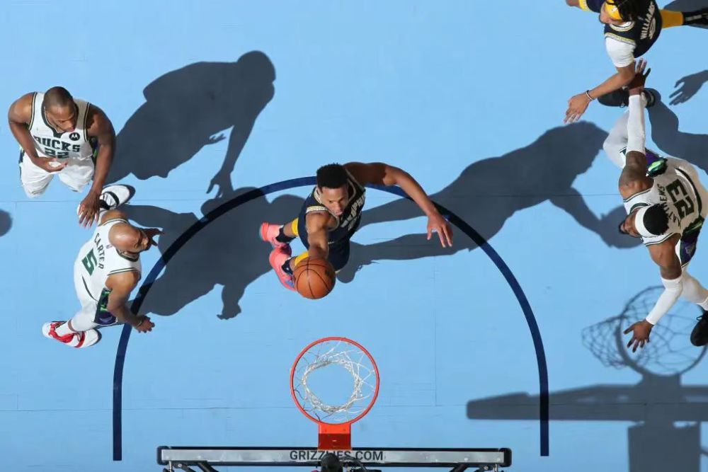  青年军异军突起称霸电竞赛场