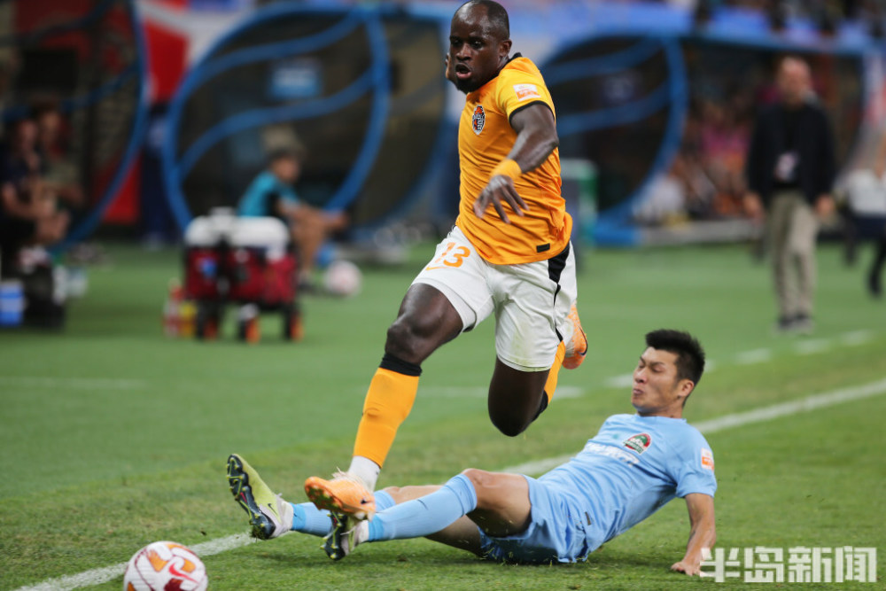  丘里奇单反神技，安特卫普站力克名将称雄