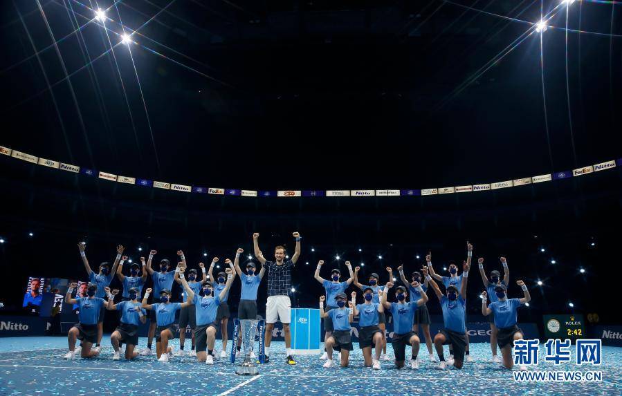  梅德韦杰夫强势登顶，ATP年终总决赛称王