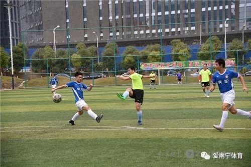 草根足球遍地开花,全民参与热情高涨