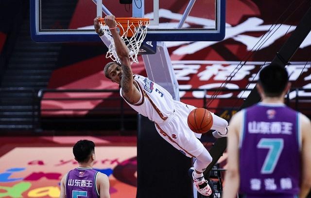 扣篮大赛惊艳全场,空中飞人演绎极致美学