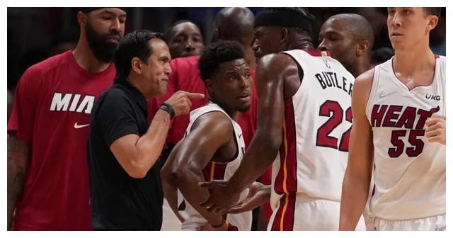  热火全队多点开花战胜公牛队