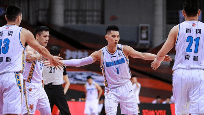  郭艾伦突破上篮绝杀北京首钢震惊全场